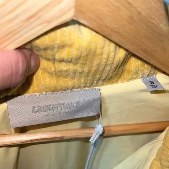 NWT Fear of God Essentials Men’s Size Small‎ - Picture 4 of 7